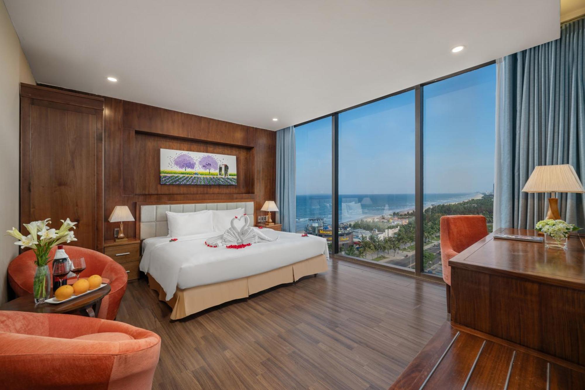 Yarra Ocean Suites Danang Buitenkant foto