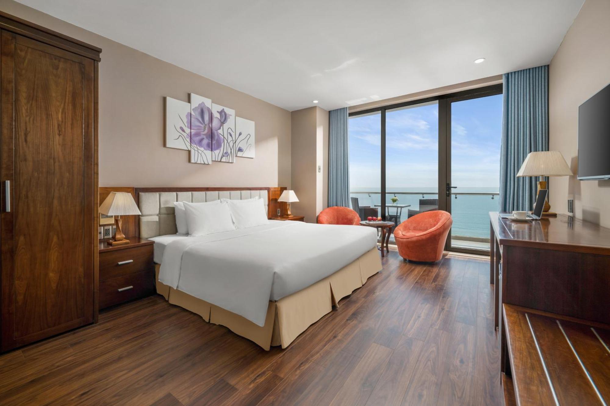 Yarra Ocean Suites Danang Buitenkant foto
