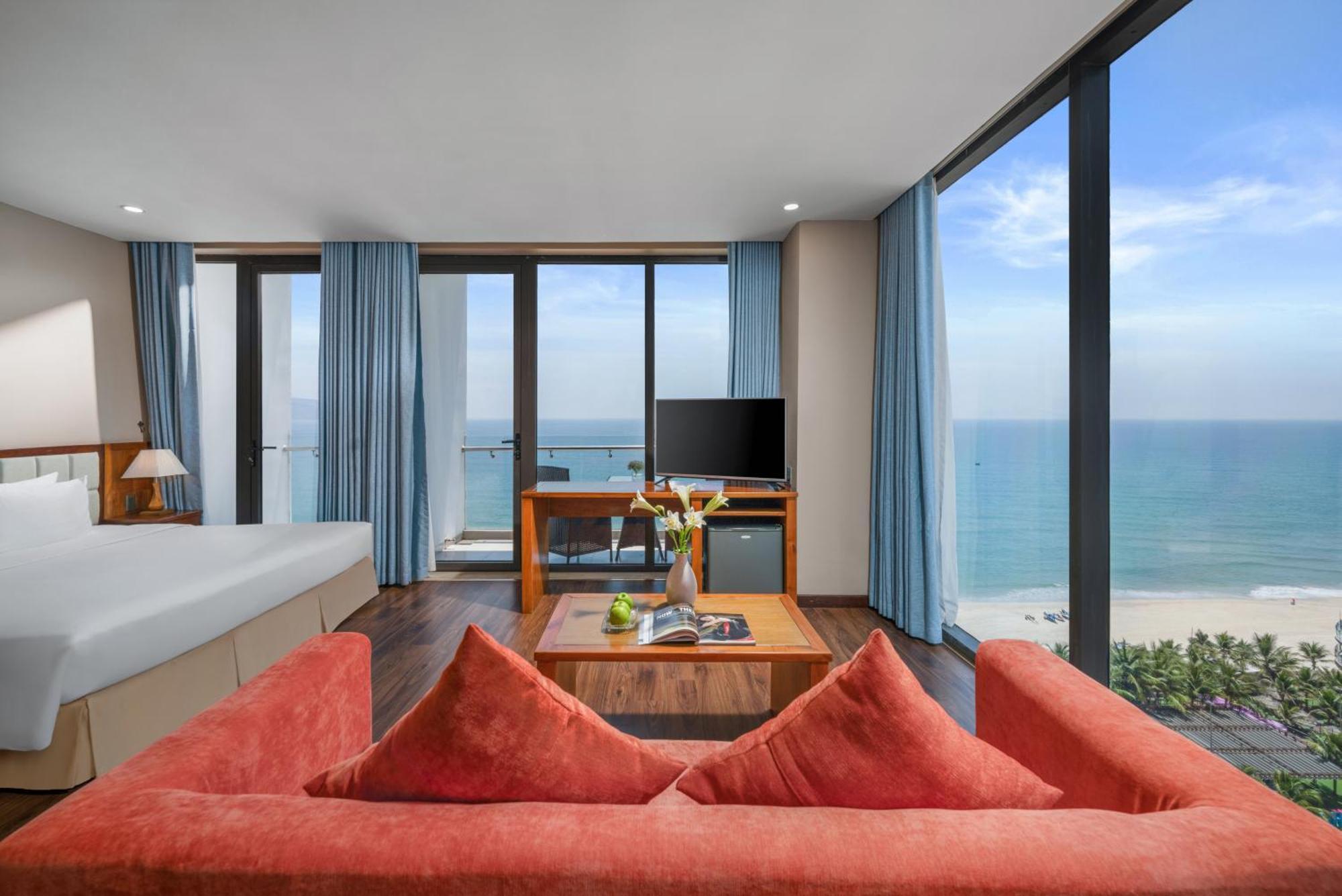 Yarra Ocean Suites Danang Buitenkant foto