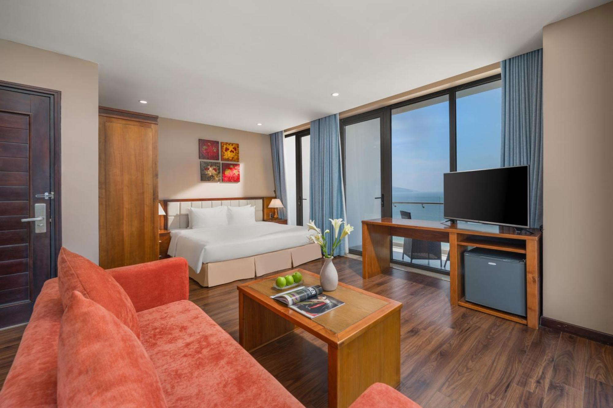 Yarra Ocean Suites Danang Buitenkant foto