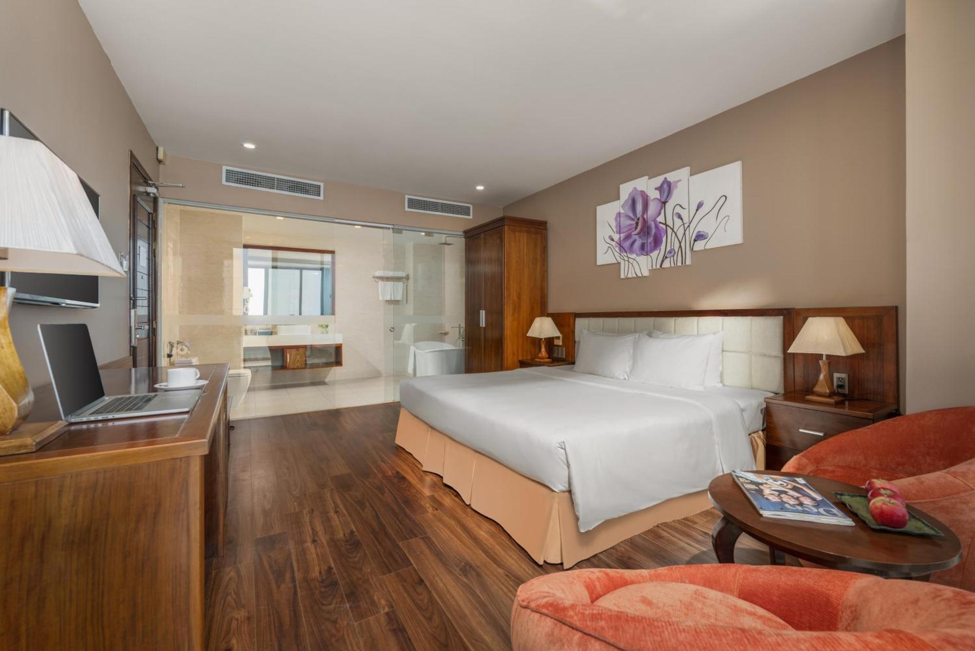 Yarra Ocean Suites Danang Buitenkant foto