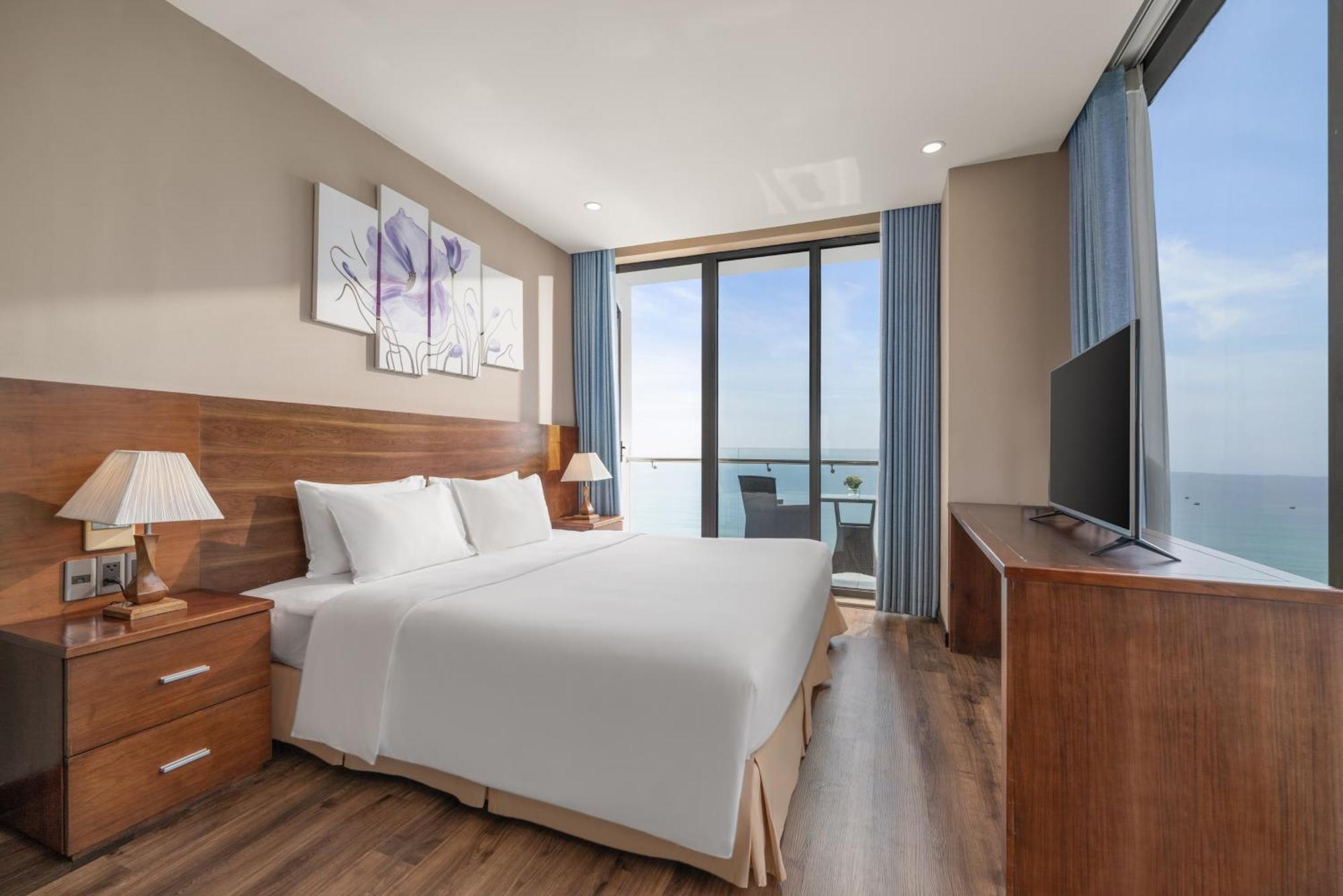 Yarra Ocean Suites Danang Buitenkant foto