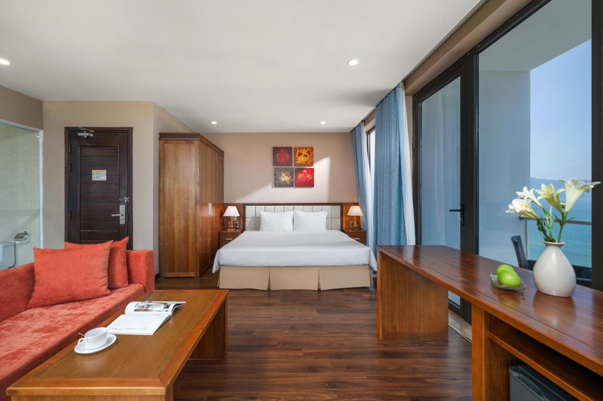 Yarra Ocean Suites Danang Buitenkant foto