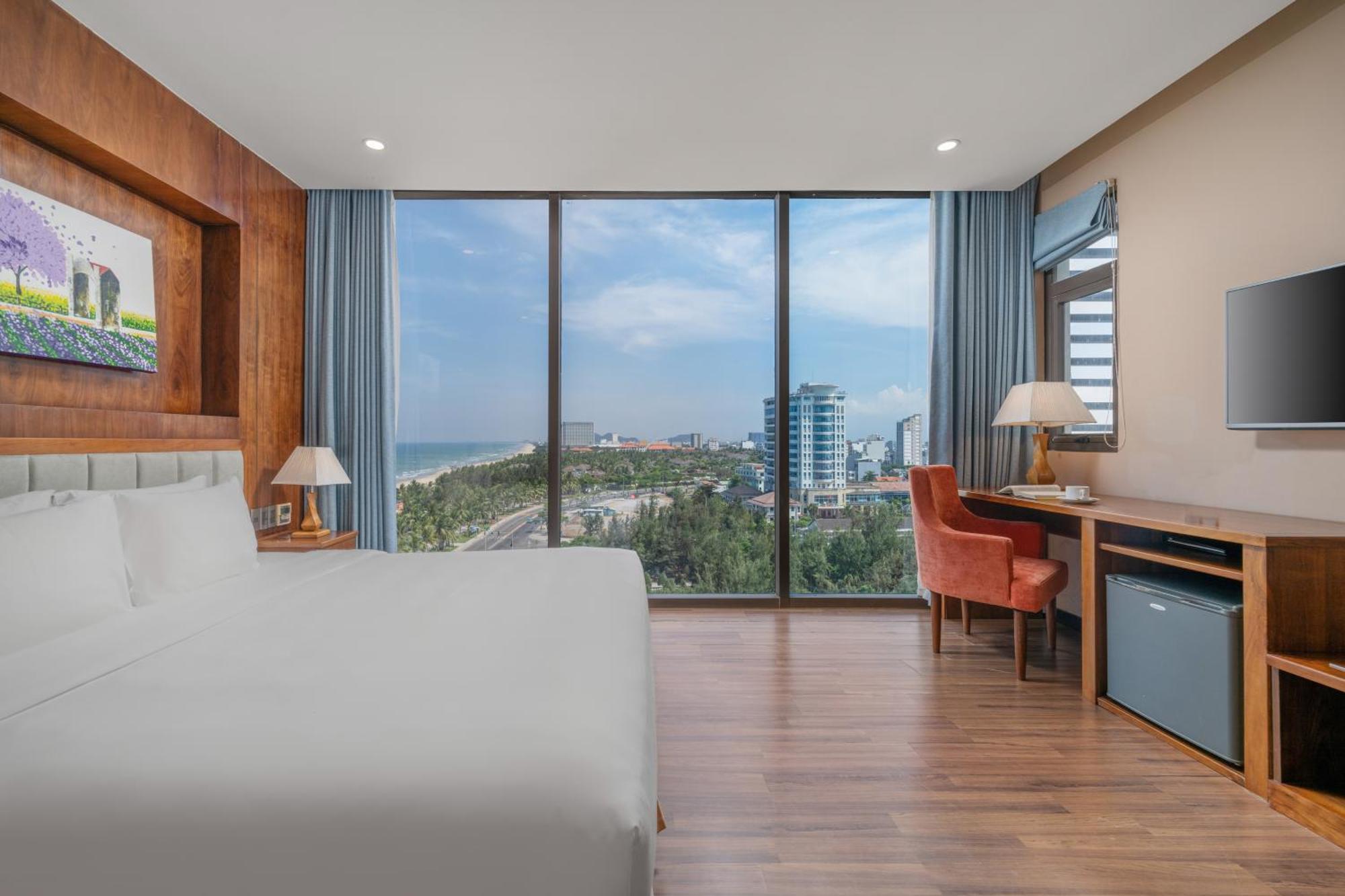 Yarra Ocean Suites Danang Buitenkant foto