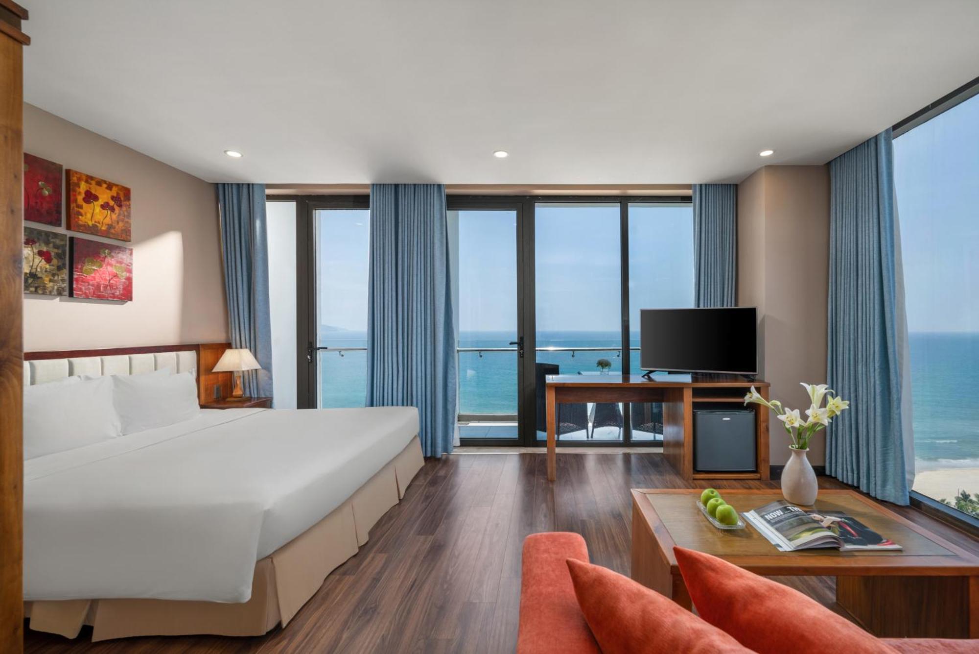 Yarra Ocean Suites Danang Buitenkant foto