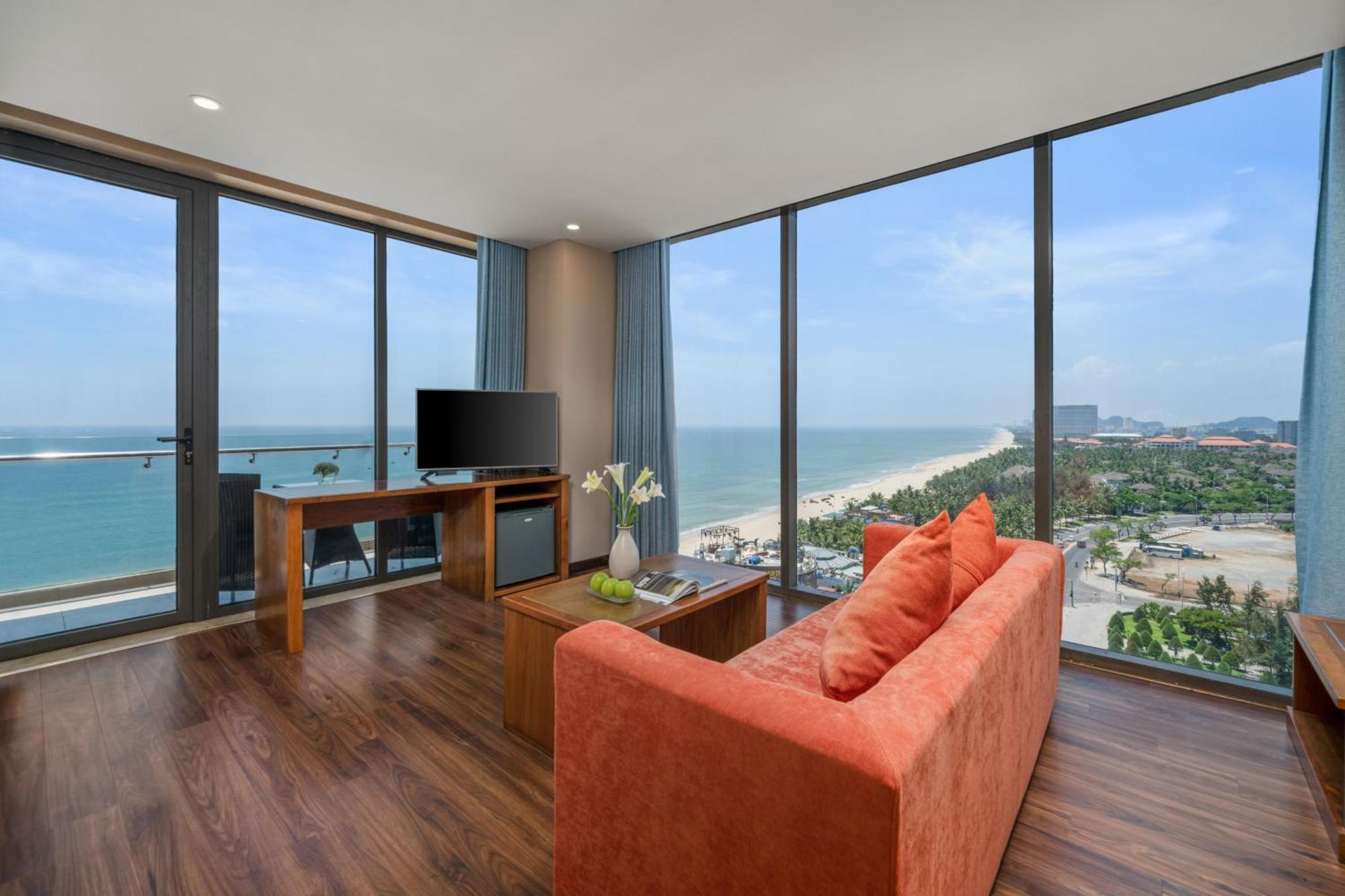 Yarra Ocean Suites Danang Buitenkant foto