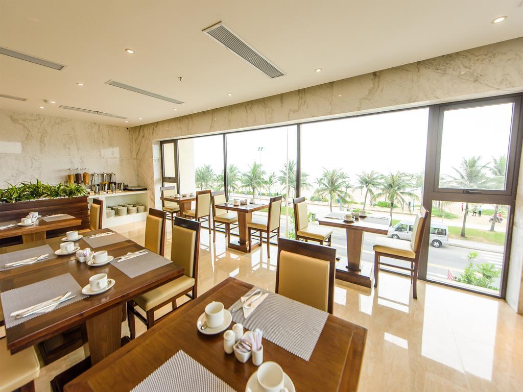Yarra Ocean Suites Danang Buitenkant foto