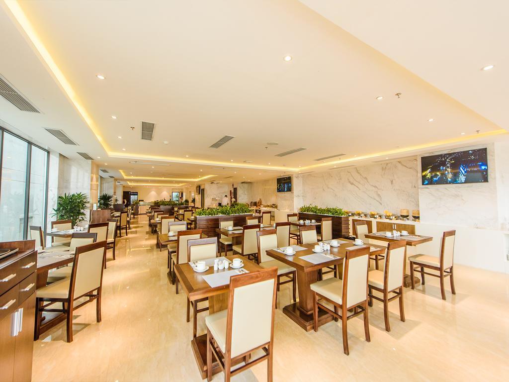 Yarra Ocean Suites Danang Buitenkant foto