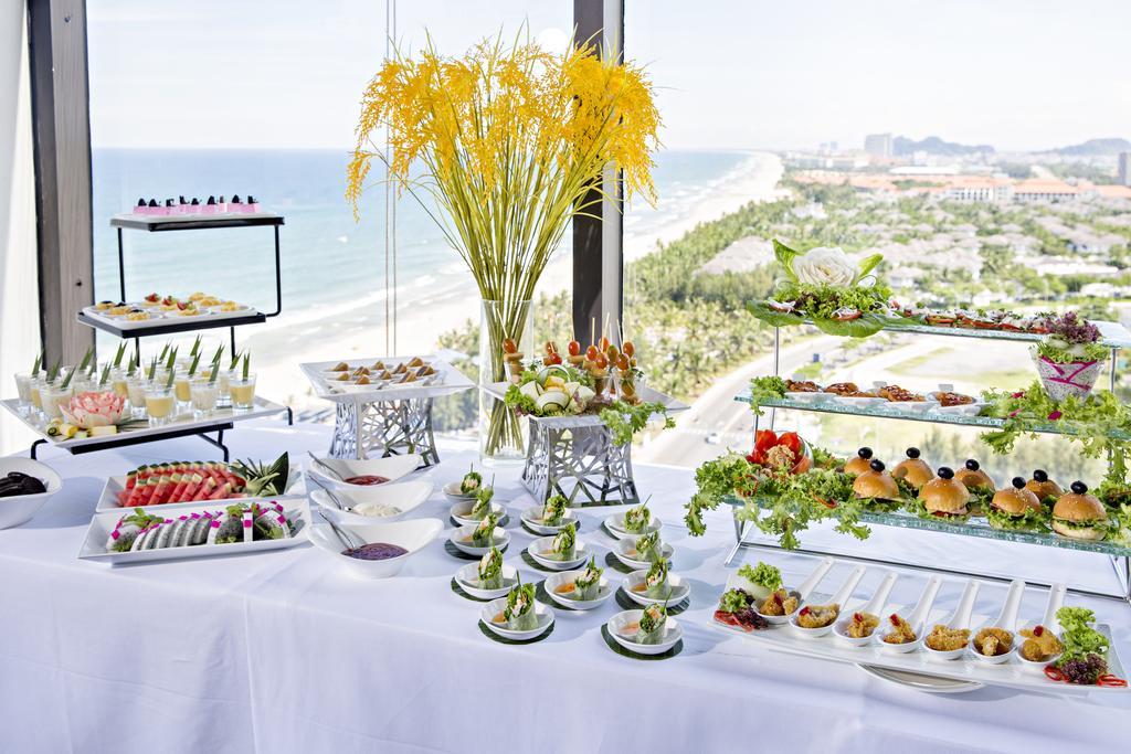 Yarra Ocean Suites Danang Buitenkant foto