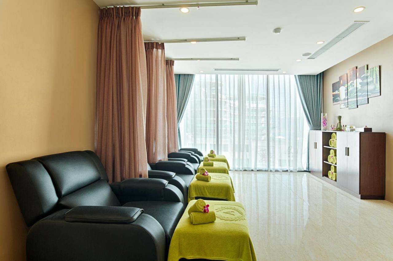 Yarra Ocean Suites Danang Buitenkant foto
